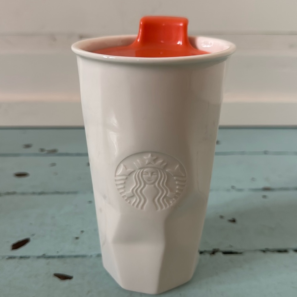 Starbucks Faceted Crumpked White Chiseled Ceramic Tumbler 10 oz Orange Lid